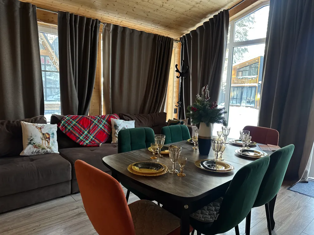 Шале 2 с видом на горы и лес