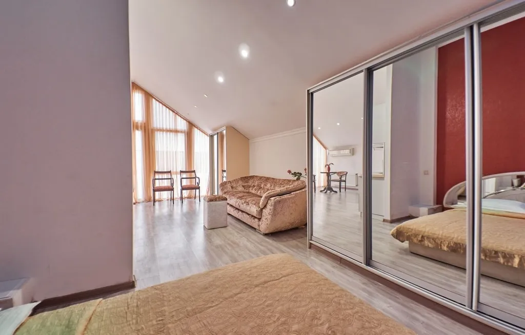 Квартира Апартаменты центр с уютным балконом — Севастополь