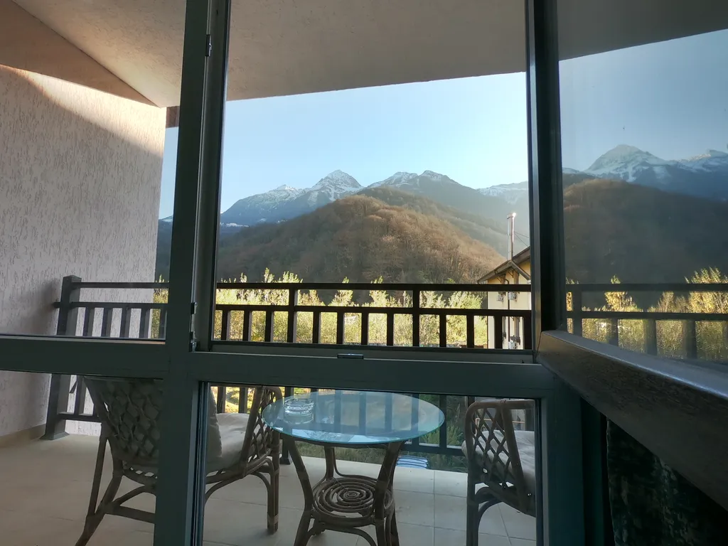 Уютная студия с видом на горы