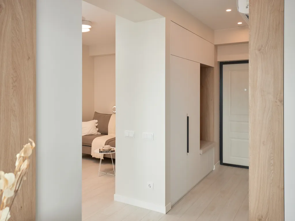 Евро двухкомнатная квартира с боковым видом на море