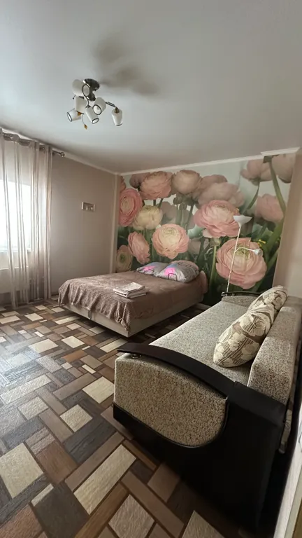 Двухкомнатная квартира возле Микрохирургии глаза на 8 человек