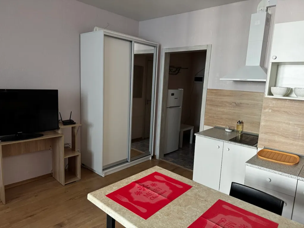 Уютная квартира возле метро Парнас