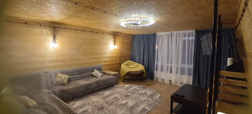 Таунхаус у озера с видом на горы