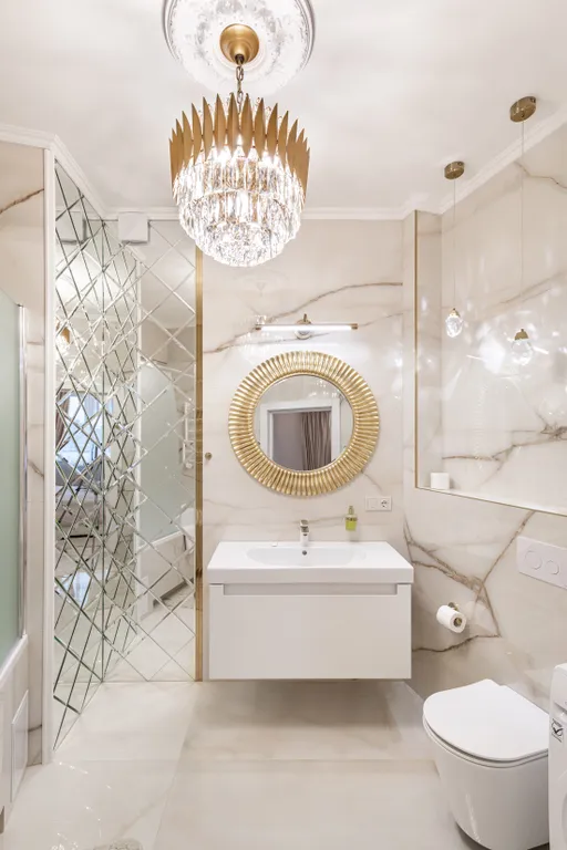 Золотая бухта с видом на реку