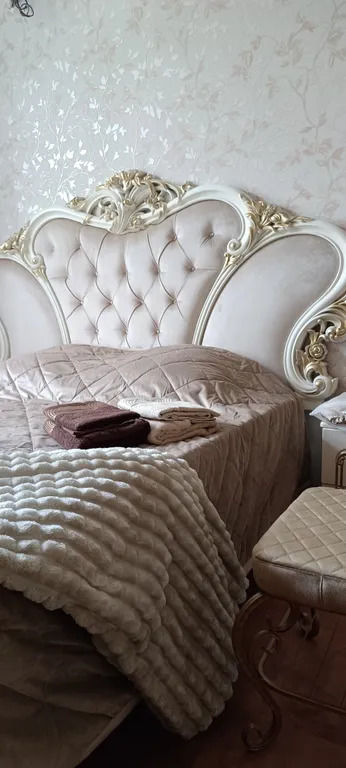 Двушечка у канатки и в старинном доме