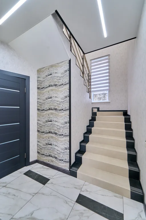 Современный, новый дом