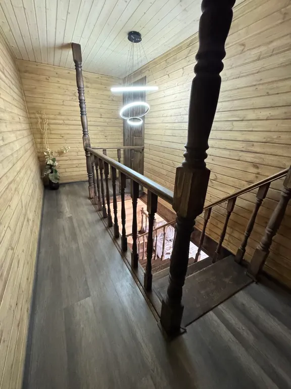 Дом с прудом