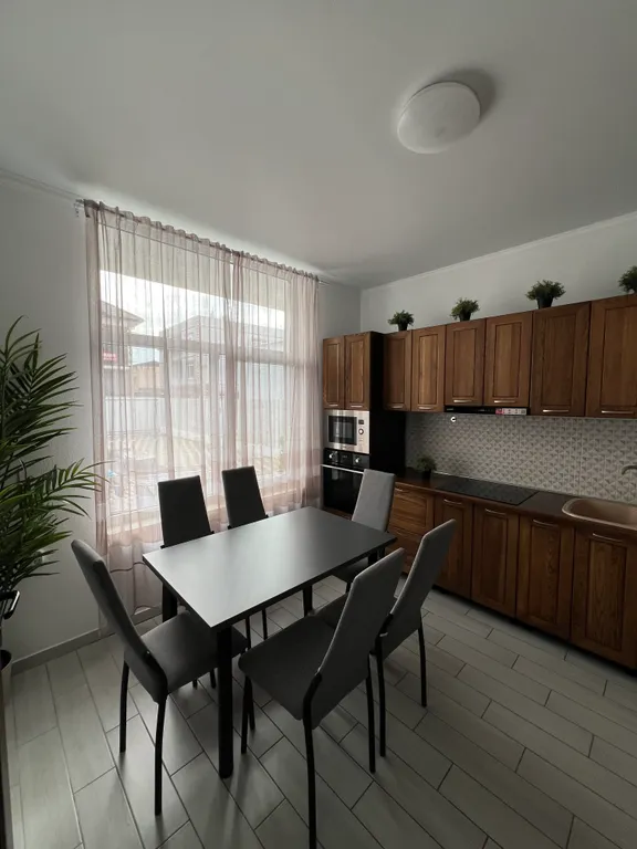 6-комнатный Дом