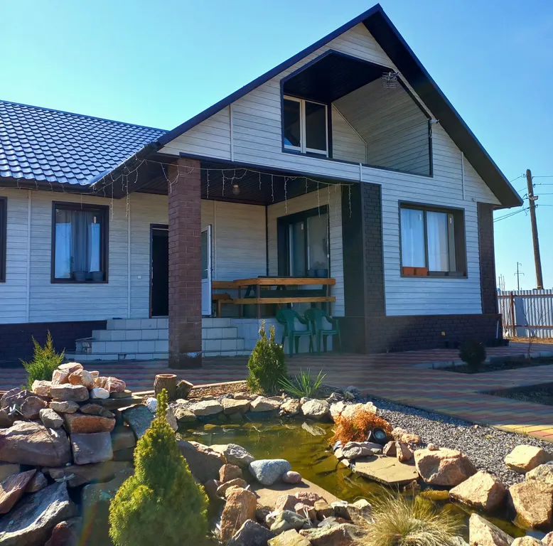 Домик у озера