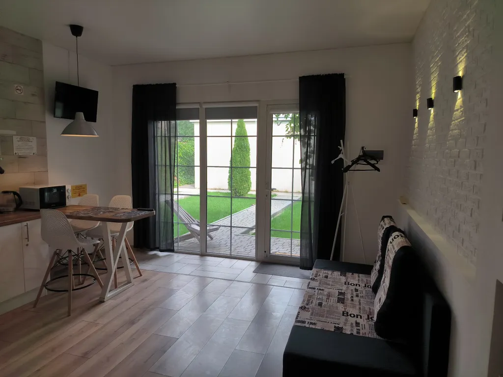 Уютная квартира в самом центре города, напротив института НПИ