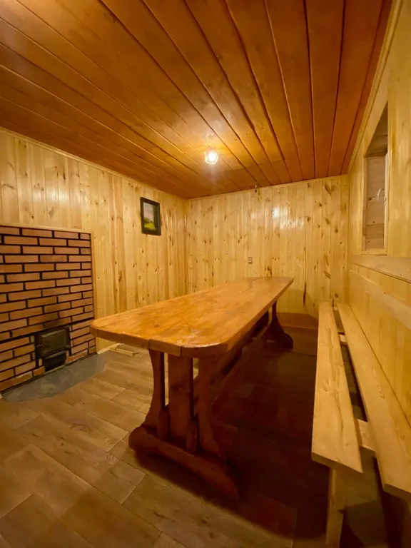 Дом с баней на берегу озера