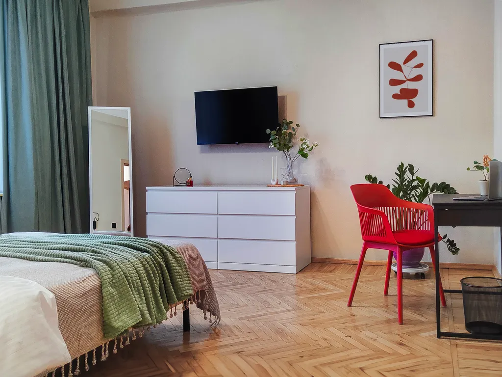 Семейная квартира 2 комнаты в центре с парковкой