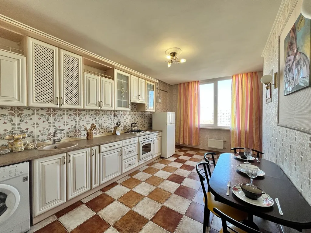 Рядом парк Победы Херсонес не берем оплату за уборку