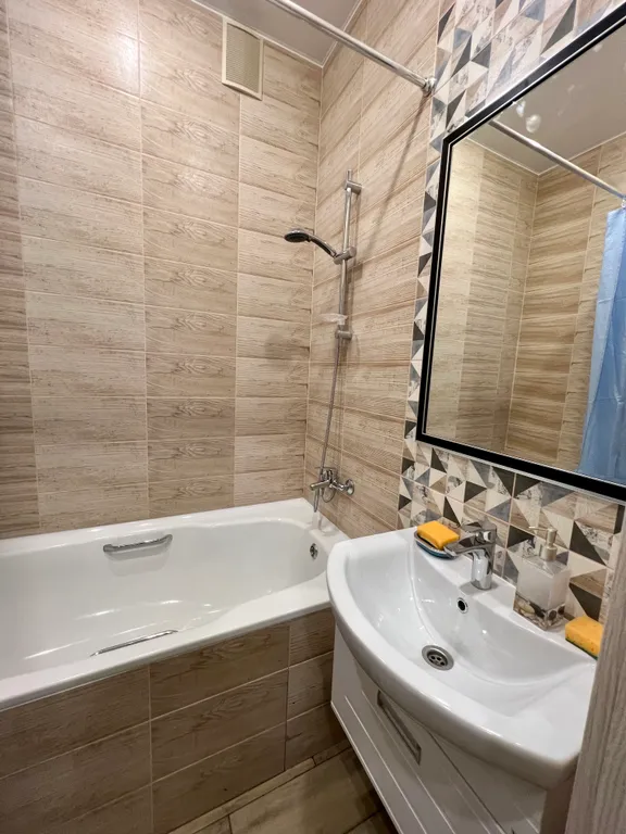 Двухкомнатная квартира у Золотых Ворот