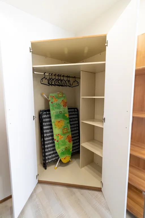 Однокомнатная, чистая квартира в микрорайоне Красная горка