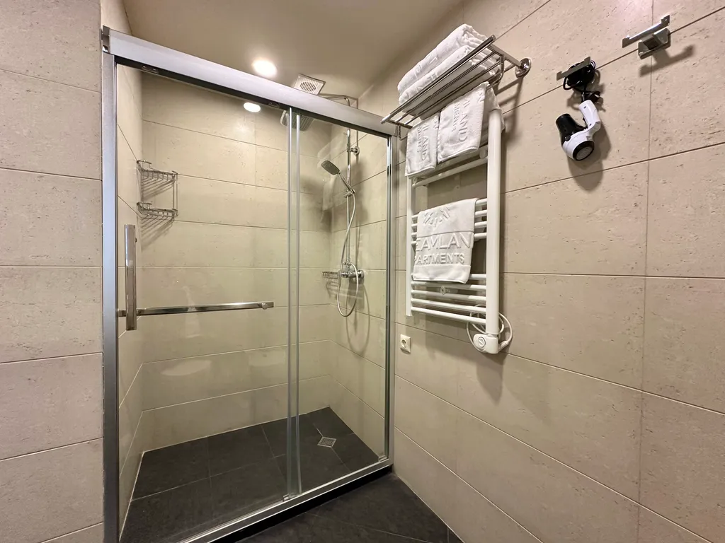 Элитные апартаменты с бассейном в Dreamland Oasis