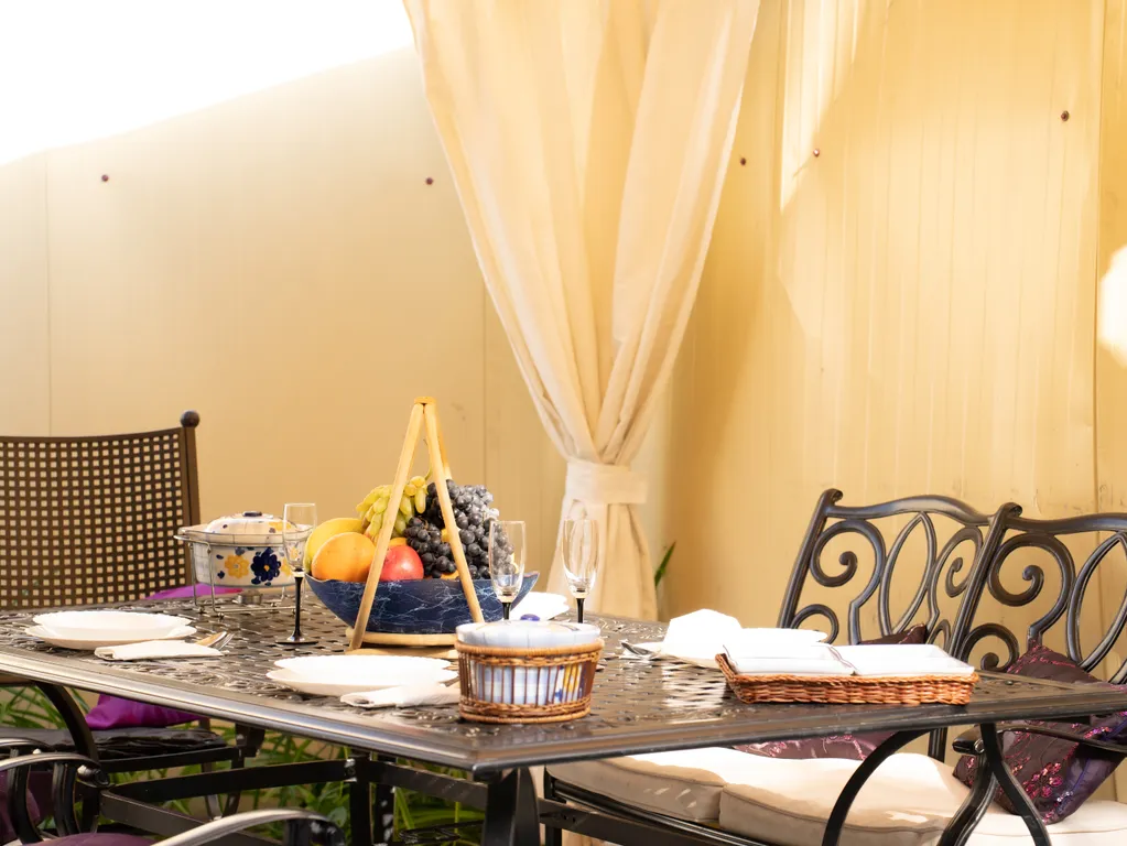 Двухэтажный срубовый гостевой домик с русской баней на дровах и купель