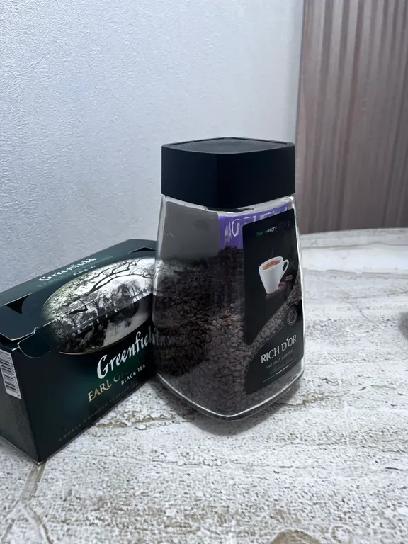 Квартира Квартира с новым ремонтом на первом этаже окна выходят на парковку — Элиста