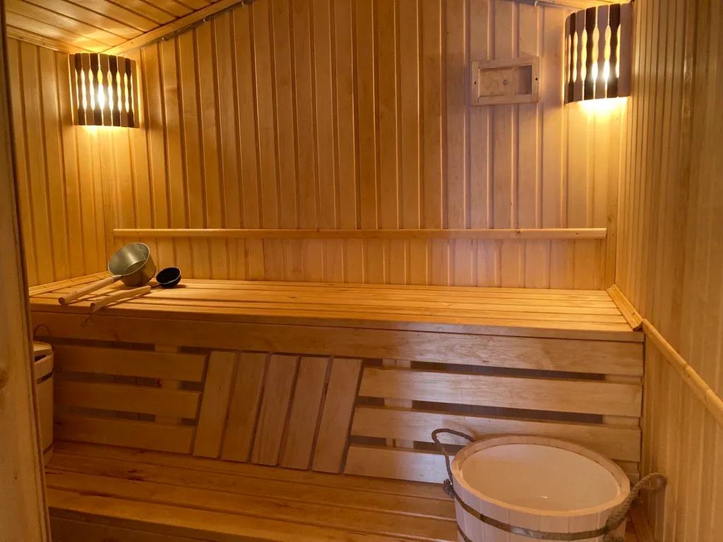 Атмосферный дом в соснах