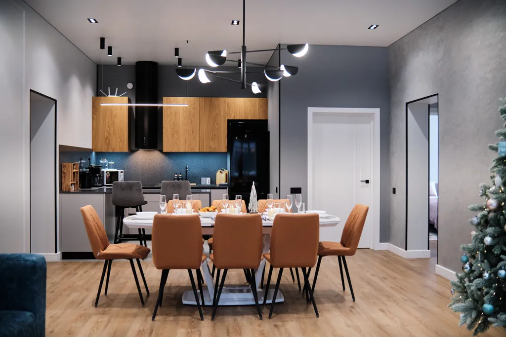 Новый современный дом для большой семьи или доброй компании