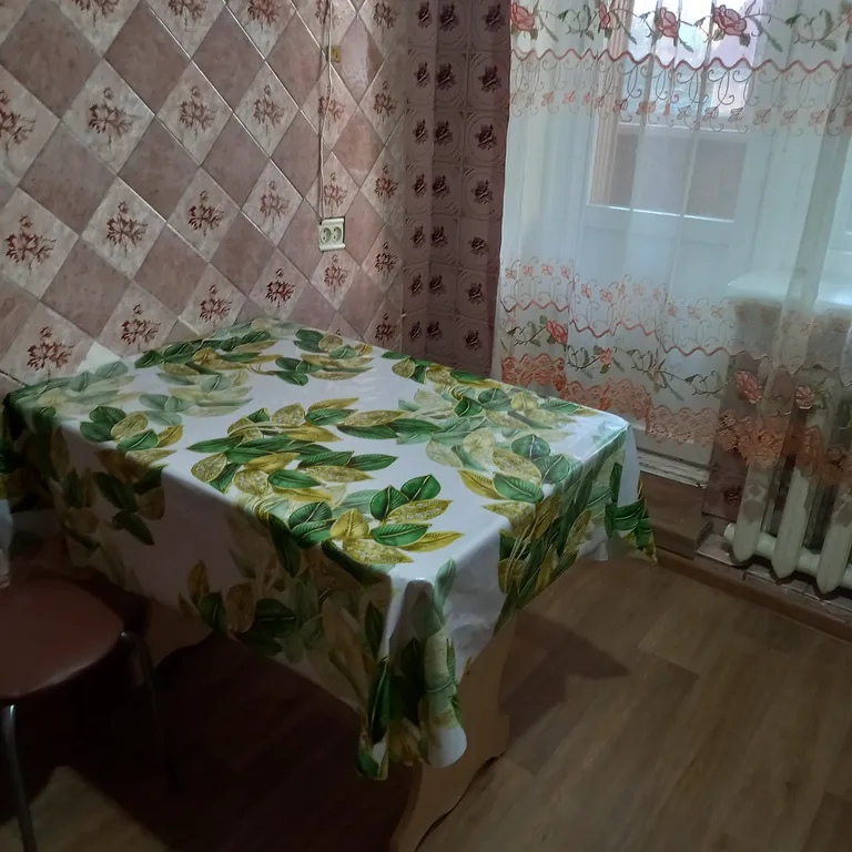 Чистая, уютная квартира в районе пице-хат на Комсомольце