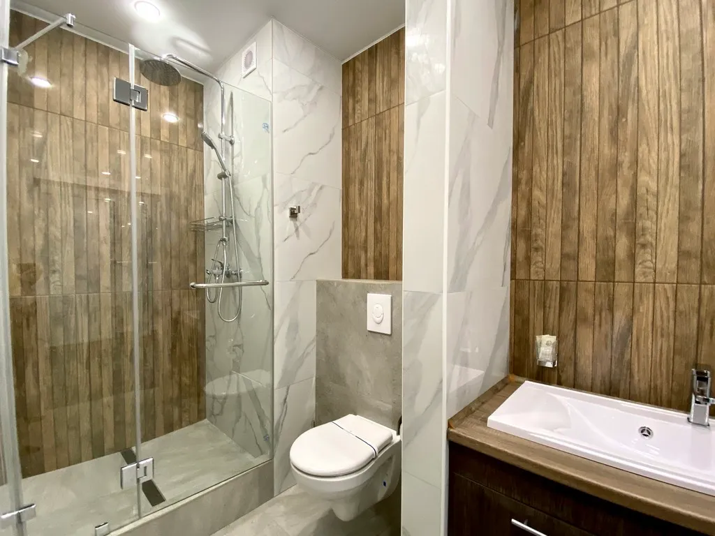 Просторная дизайнерская евродвушка бизнес-класса в центре