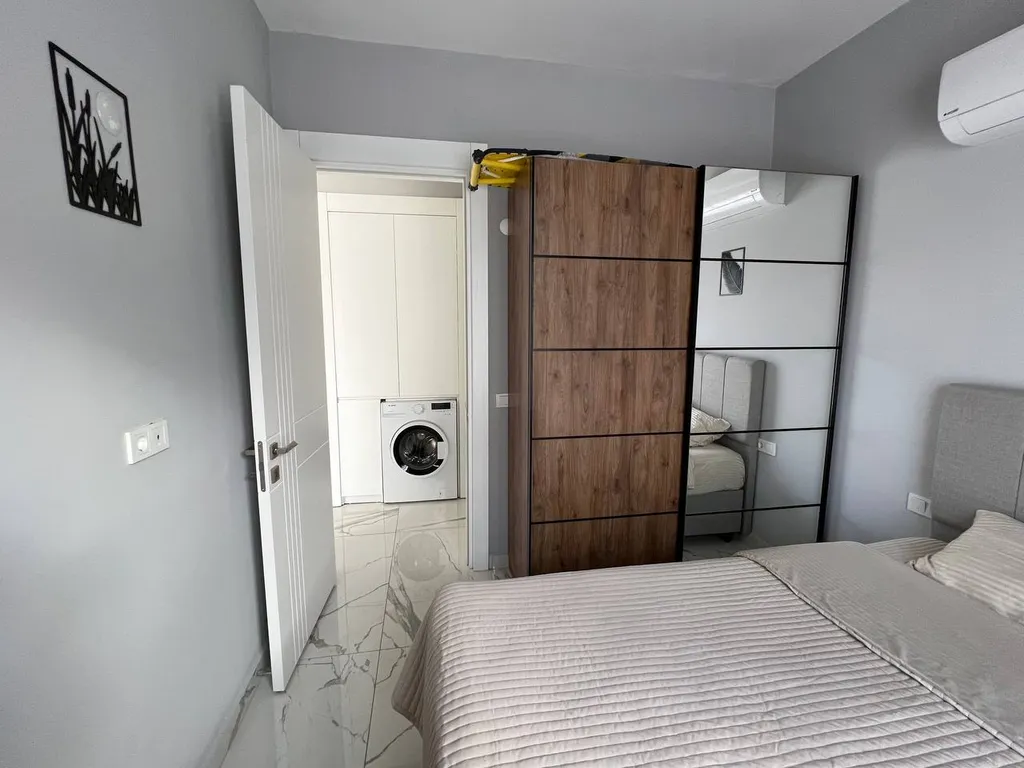 Апартаменты в центре с бассейном