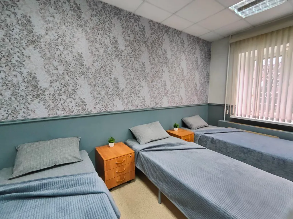 Просторная пятиместная комната