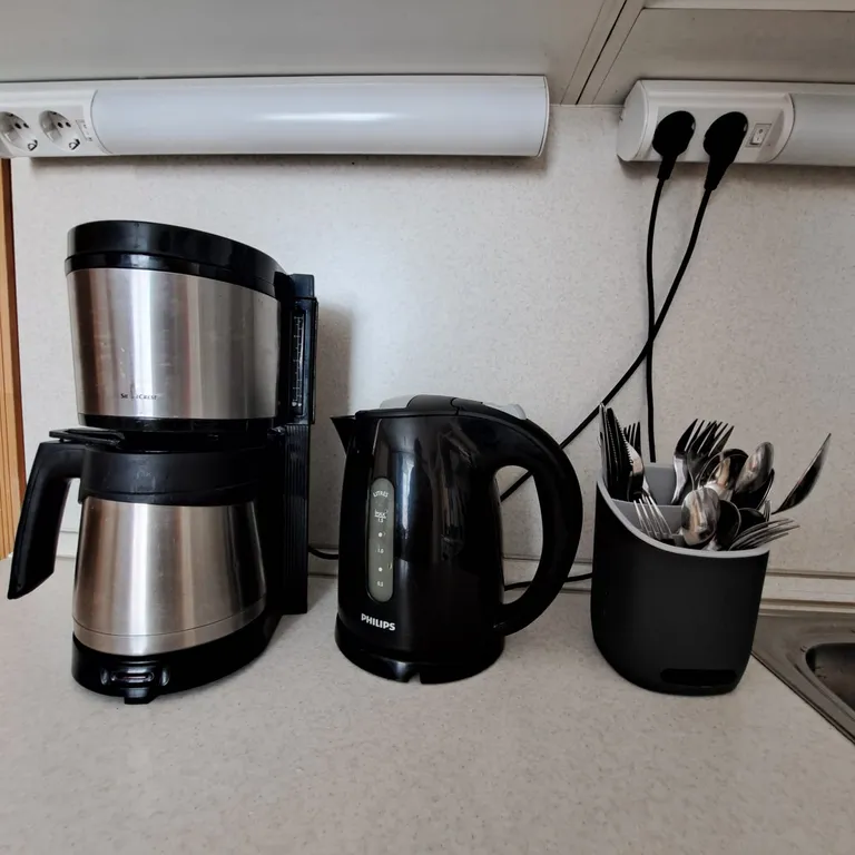 Дом с качелями