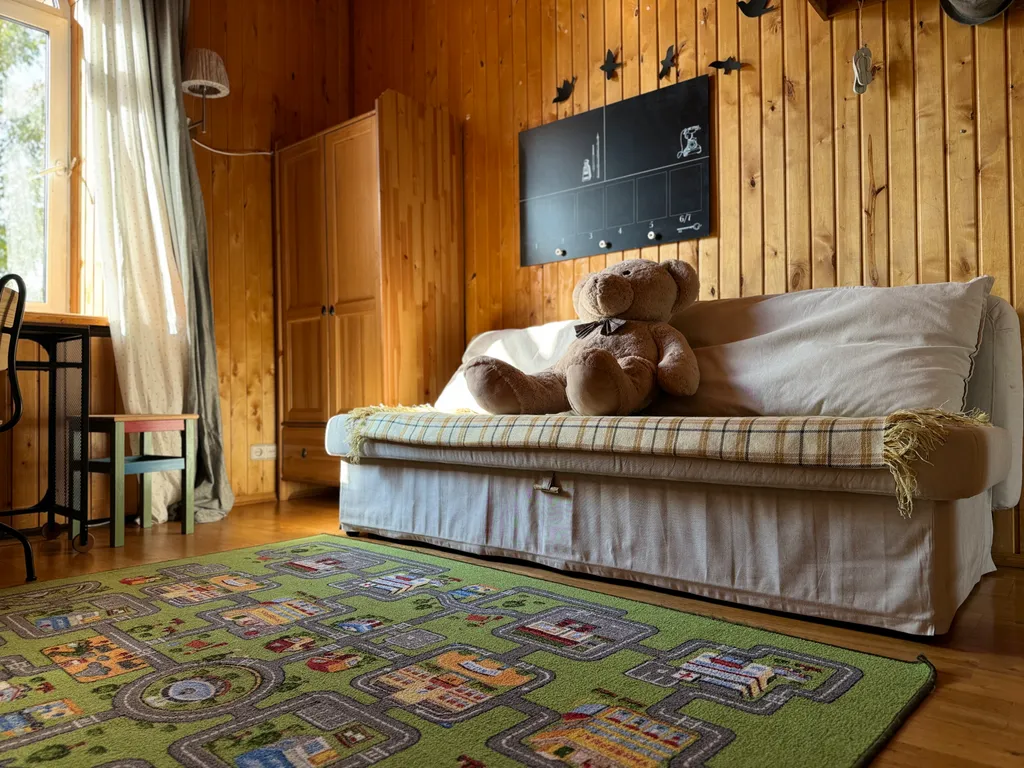 Дом с бассейном, сауной, возле леса для семейного отдыха