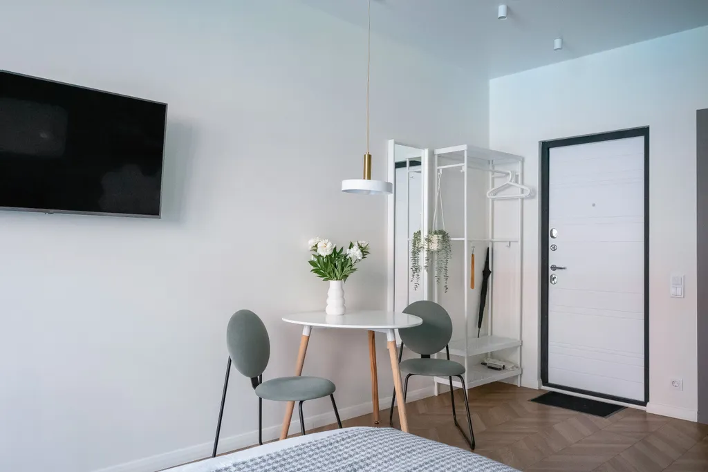 Квартира Квартира Стильная студия Оливковая с балконом и качелью — Калининград