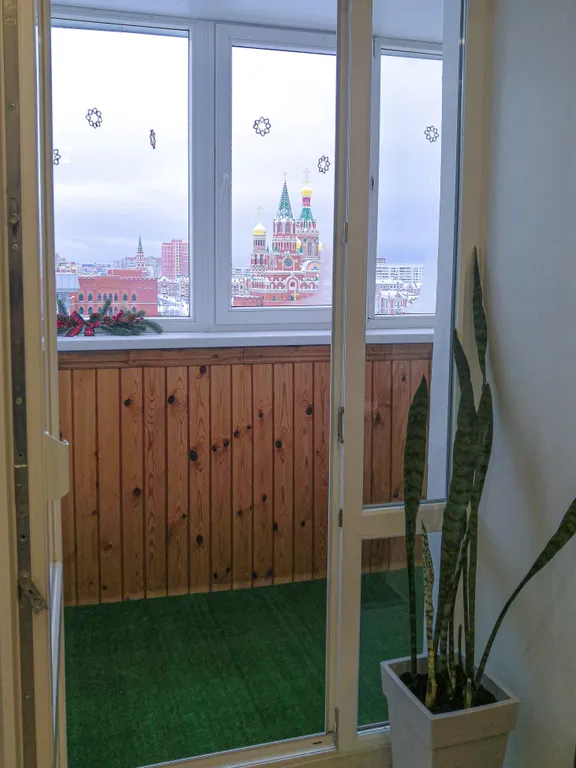 Видовая семейная двушка с детской комнатой