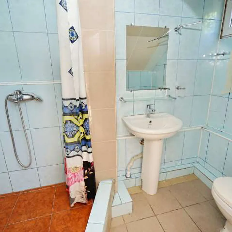 Трехместная комната с кондиционером в частном секторе