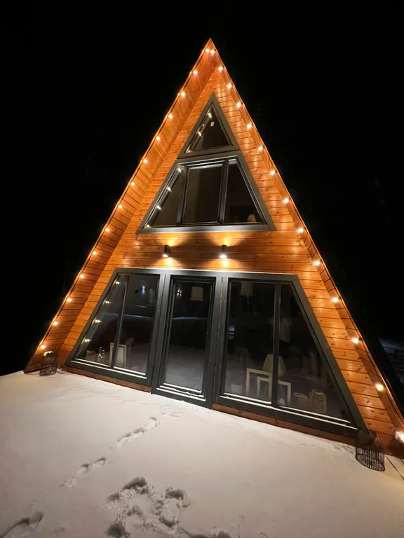 Треугольный дом у 3х горнолыжных курортов