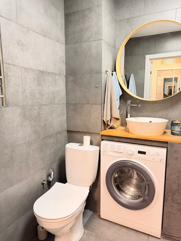 Комфортабельная однокомнатная квартира на берегу реки