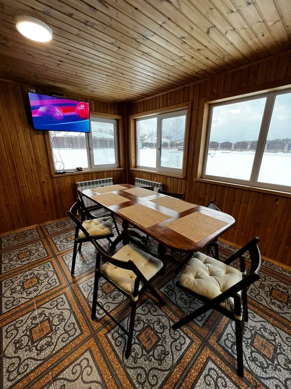 Коттедж Уютный коттедж на берегу озера — Луга