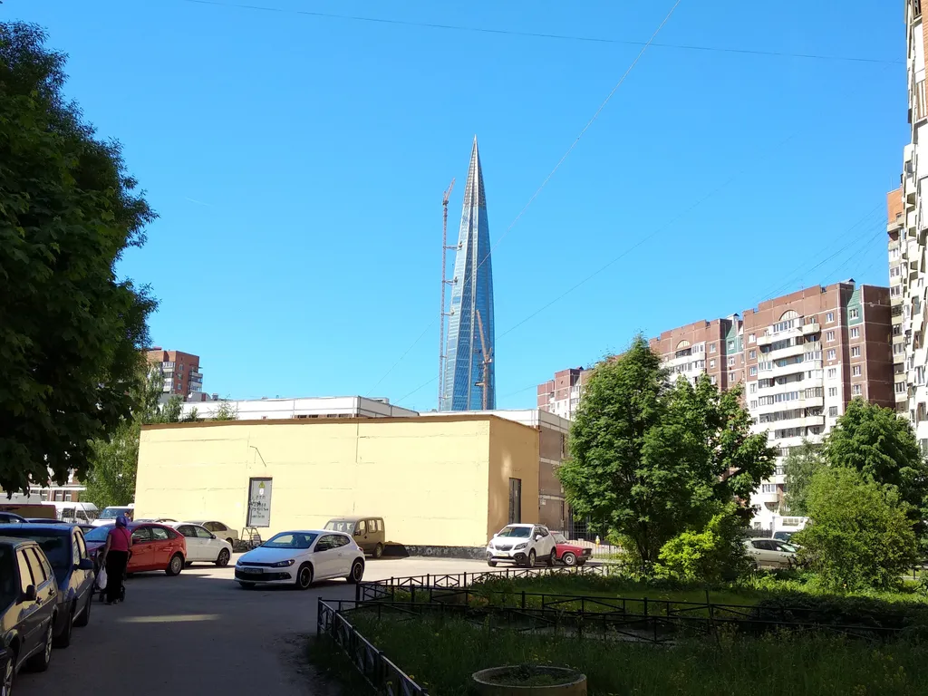 Уютная двухкомнатная квартира у метро
