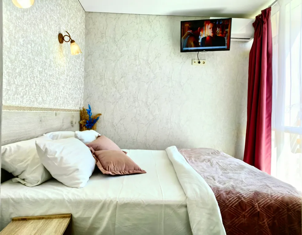 Квартира Двухкомнатные апарты с изолированными комнатами/кухня/стиралка/балконы — Судак