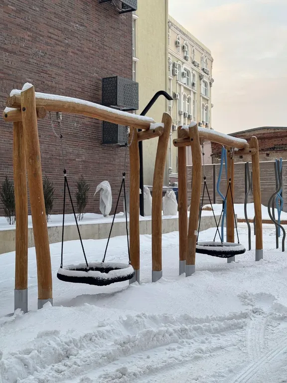 В центре, у метро, с видом на Мечеть, с парковкой, от собственника