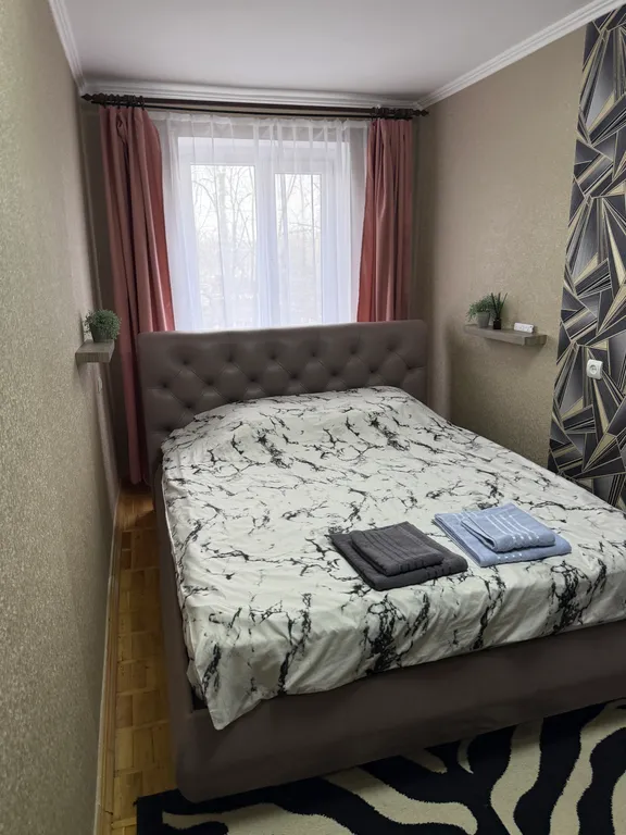 Квартира двухкомнатная в центре города — аренда посуточно в Кропоткин