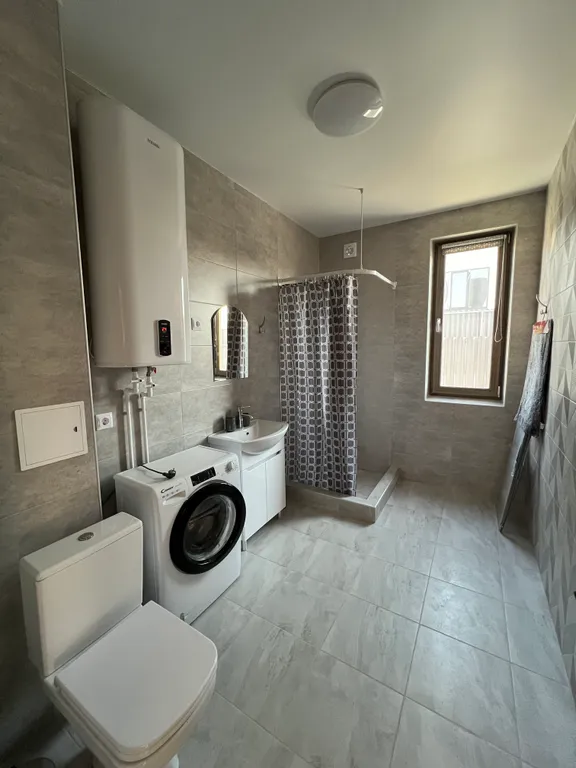 Дом с бассейном и с видом на море и горы