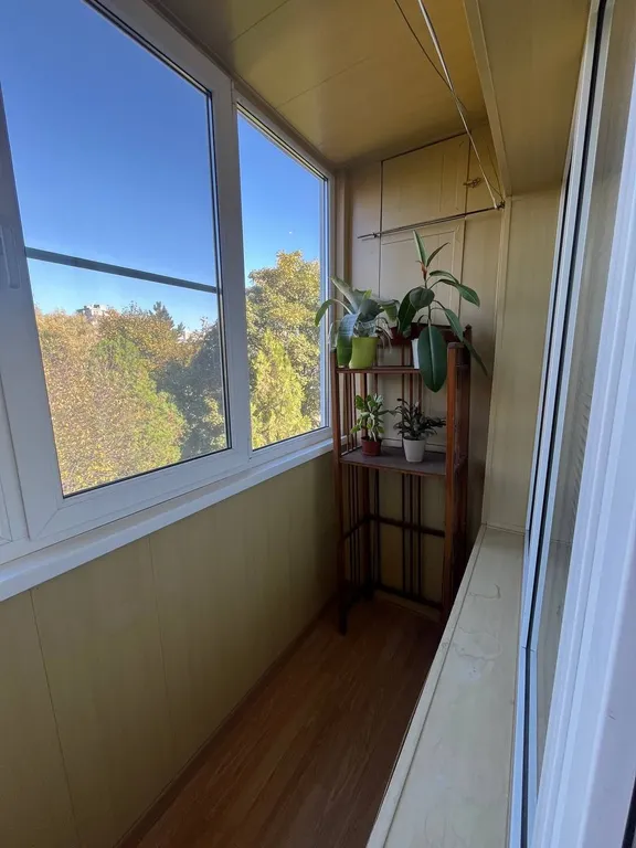 Тихая двухкомная квартира с двумя двухспальными кроватями