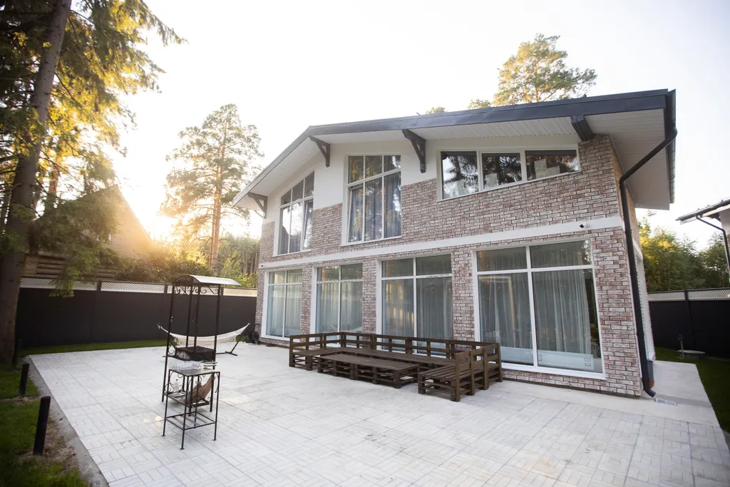 8-комнатный Дом