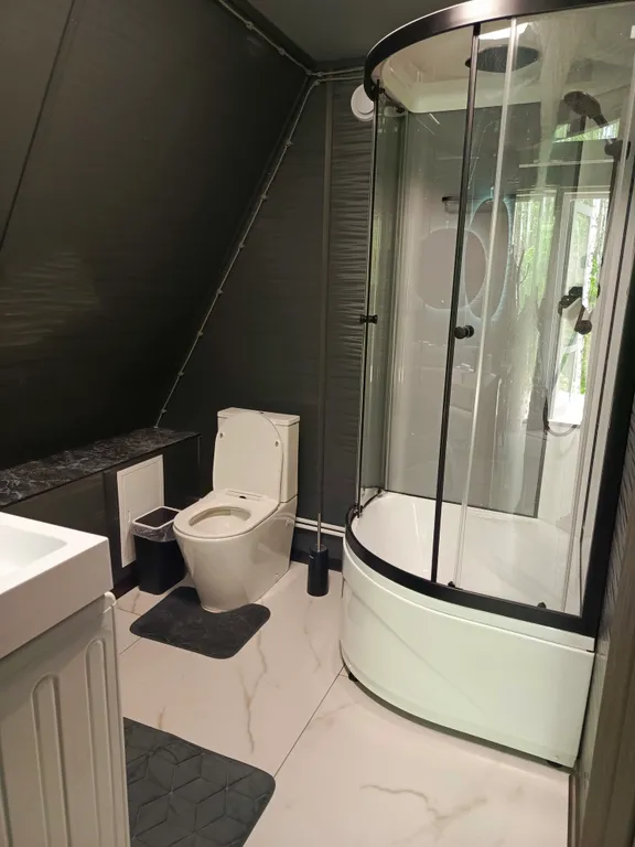 Дом Афрейм в лесу