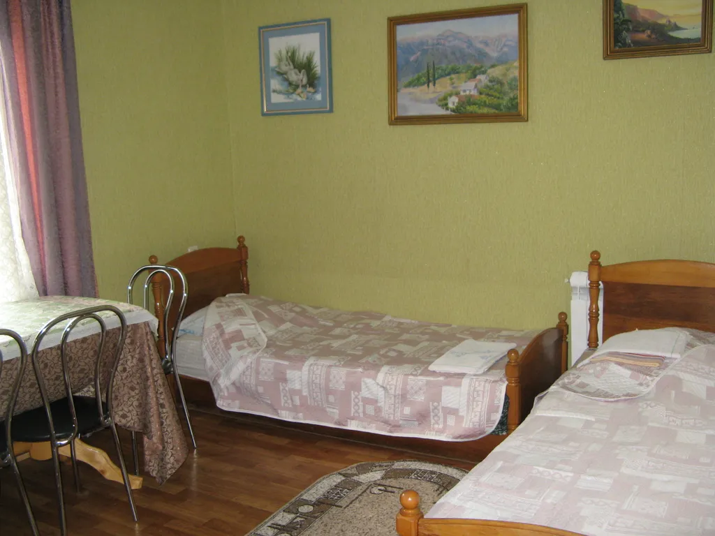 Коттедж Капитальный домик с отдельным входом в нижней части города — Ялта