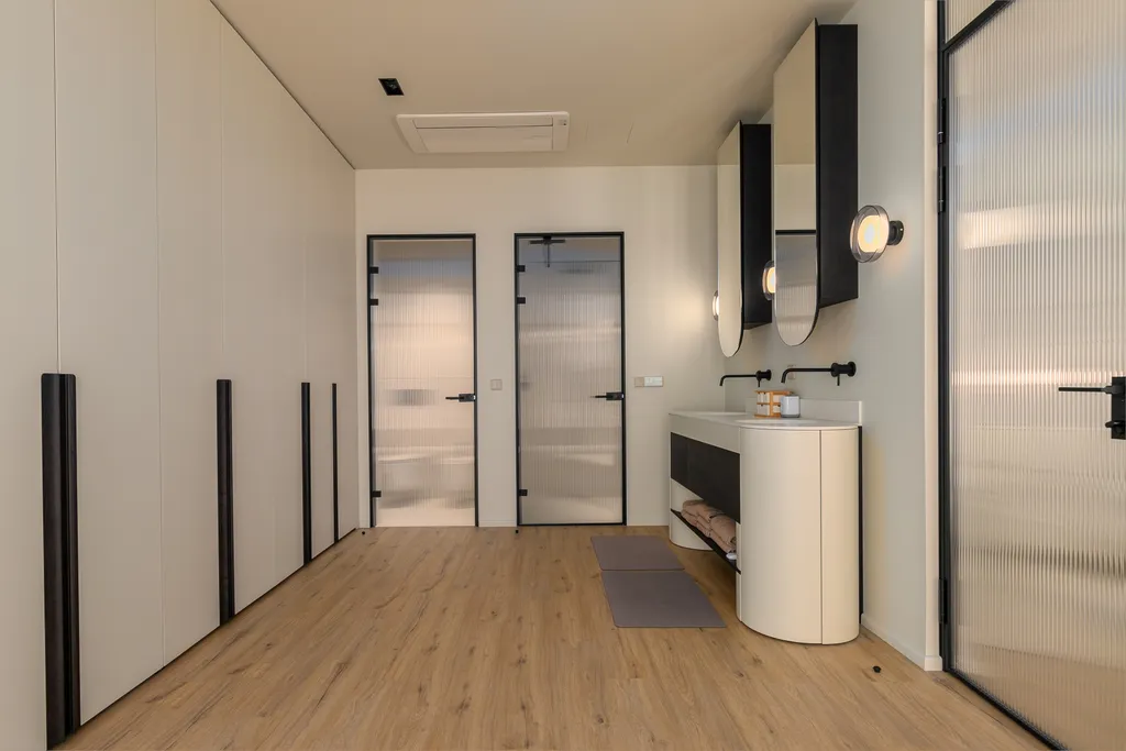 Таунхаус с собственным бассейном в ЖК Лазурный берег