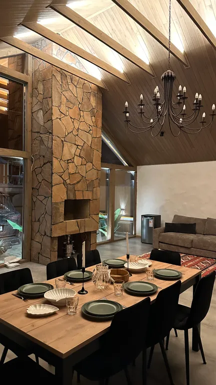 Дом с камином на берегу моря