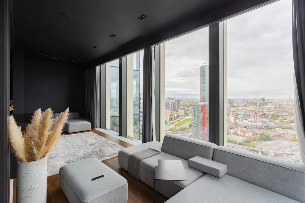 Угловой апартамент с ванной у окна