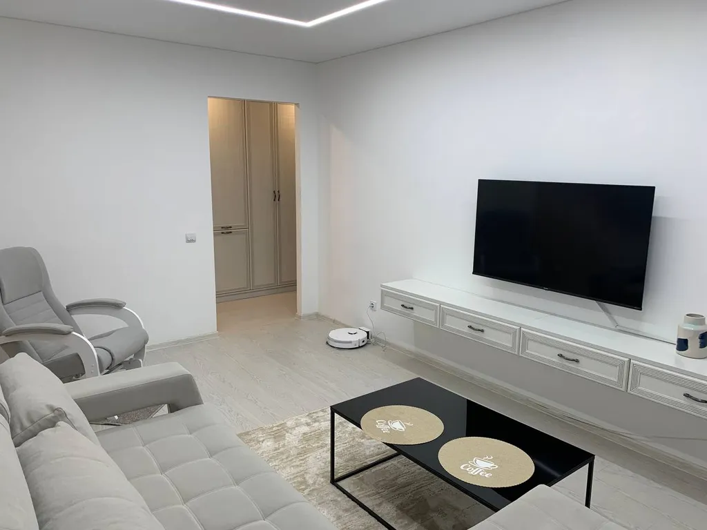 Двухкомнатная светлая и чистая квартира