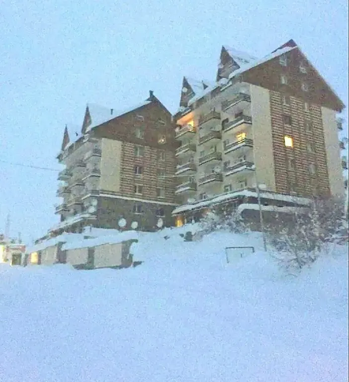 Апартаменты Gudauri heart в 100 метрах от подъемника